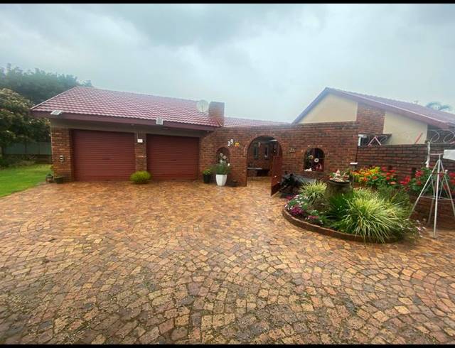 4 BEDROOM HOUSE FOR SALE IN KANONKOP